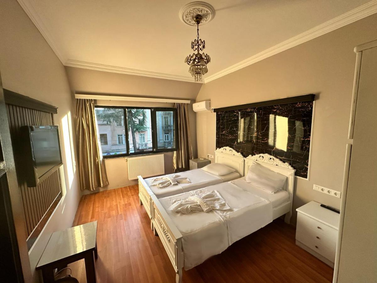באטומי My Metropol Hotel מראה חיצוני תמונה
